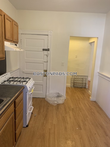 Boston - 3 Beds, 1 Baths