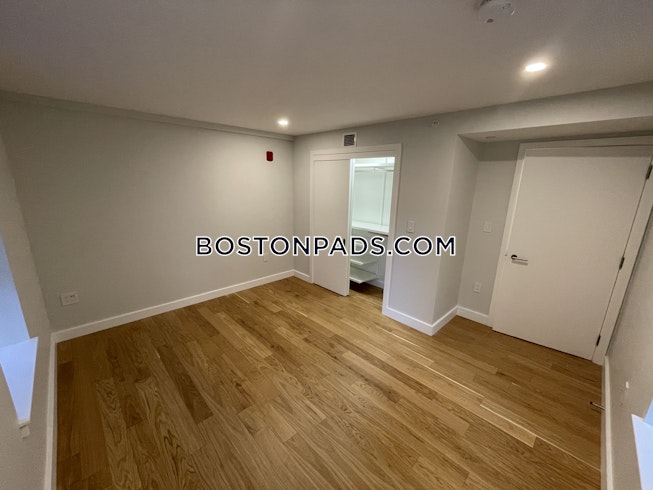 Boston - $3,200+ /mo