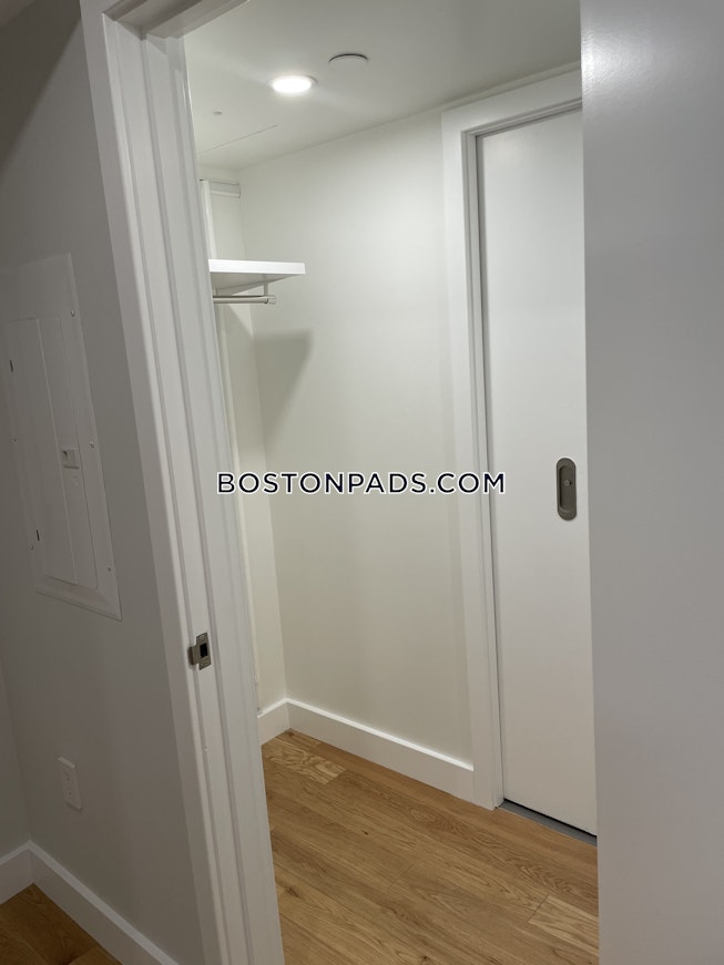 Boston - $3,200+ /mo