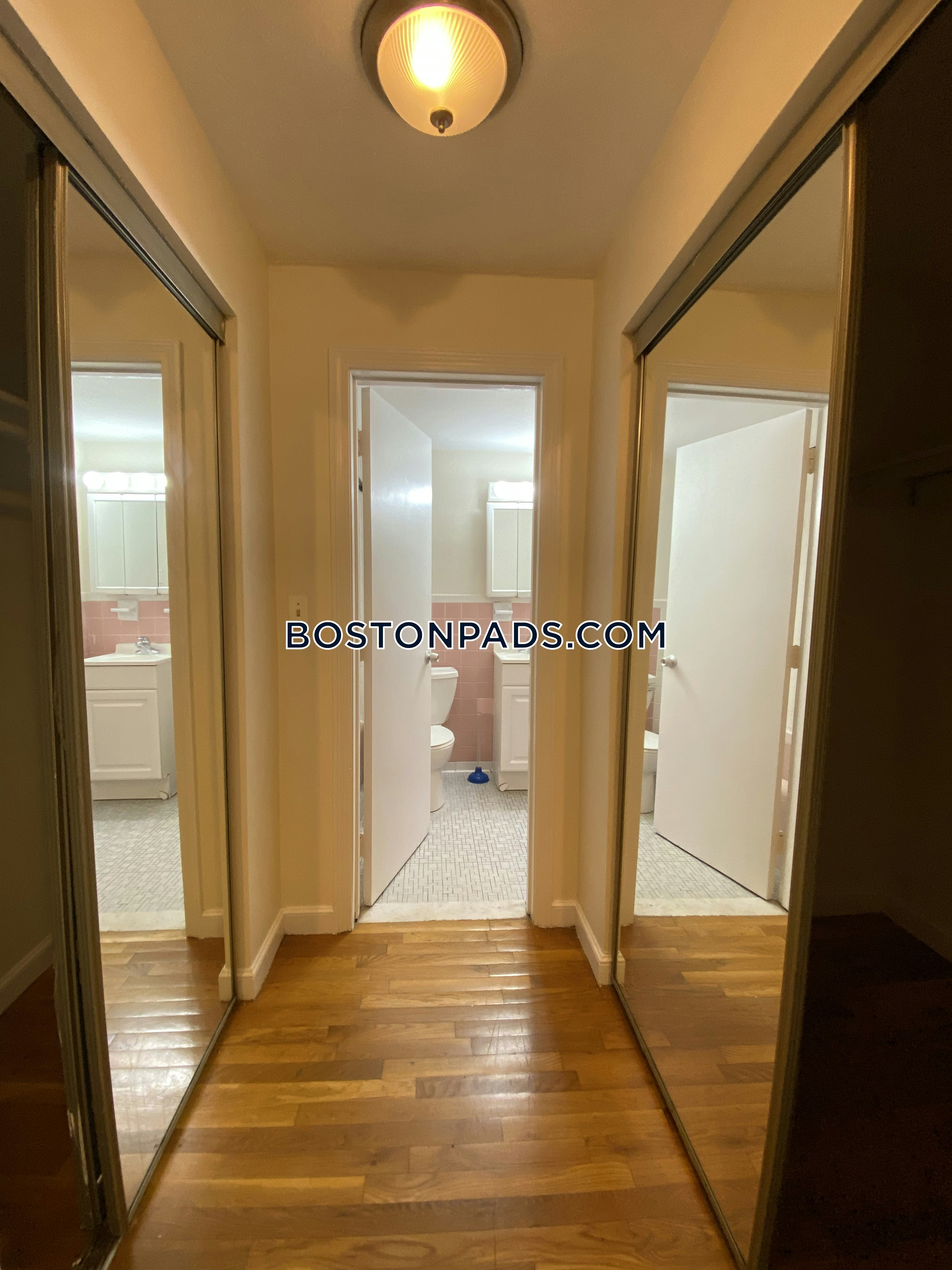 Boston - 0 Beds, 1 Baths