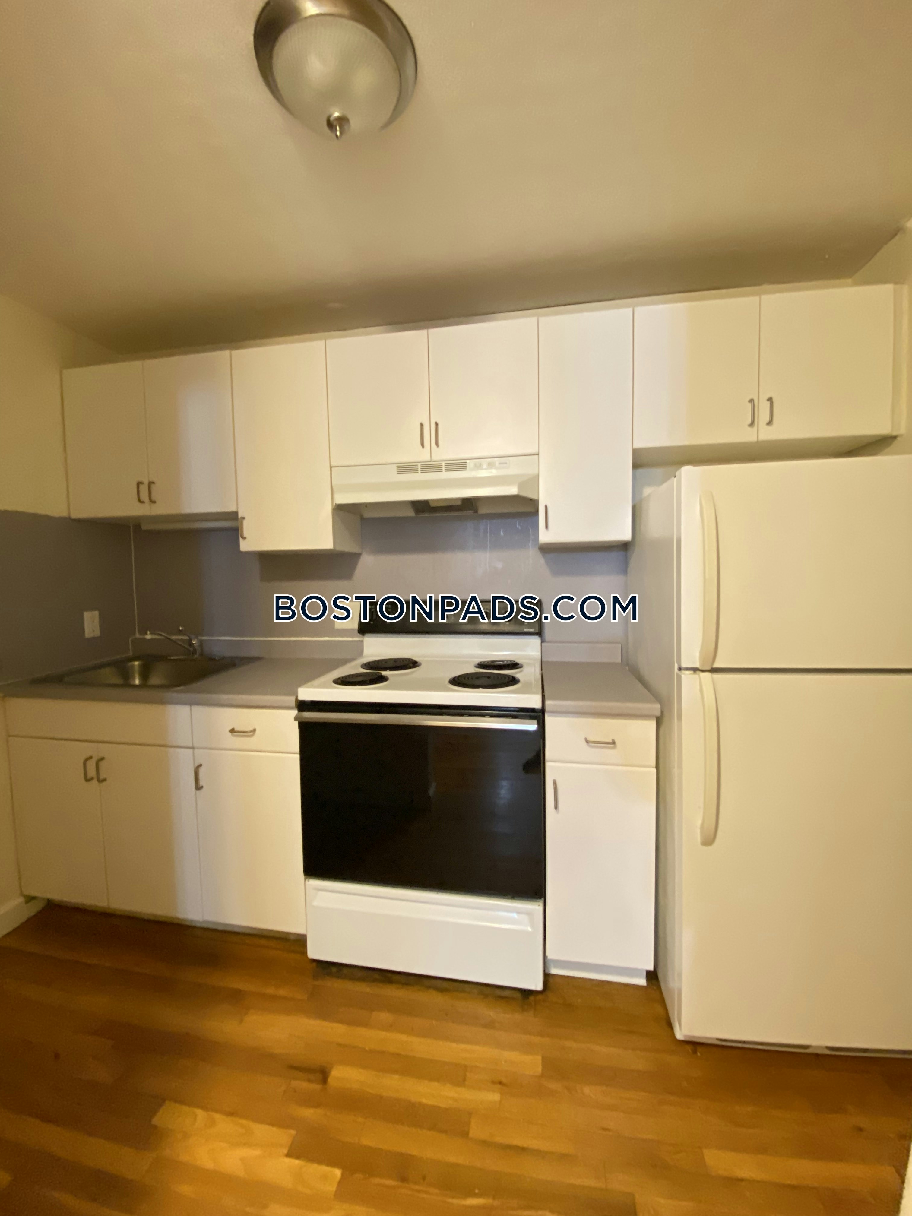 Boston - 0 Beds, 1 Baths
