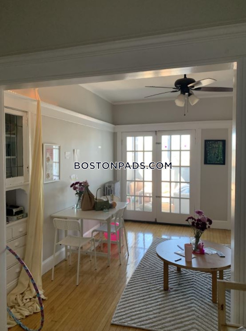 BOSTON - ALLSTON - 3 Beds, 1 Bath - Image 7