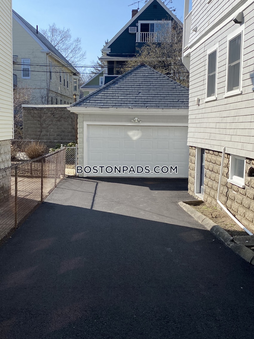 SOMERVILLE - TUFTS - 4 Beds, 1 Bath - Image 20