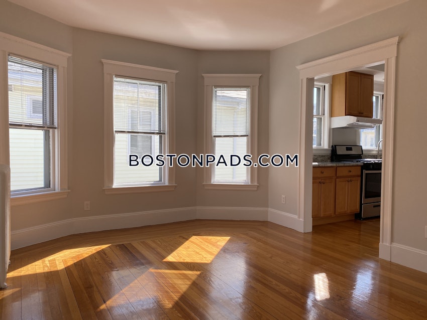 SOMERVILLE - TUFTS - 4 Beds, 1 Bath - Image 16