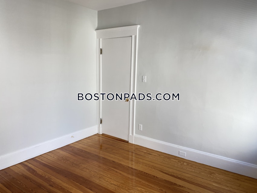 SOMERVILLE - TUFTS - 4 Beds, 1 Bath - Image 5