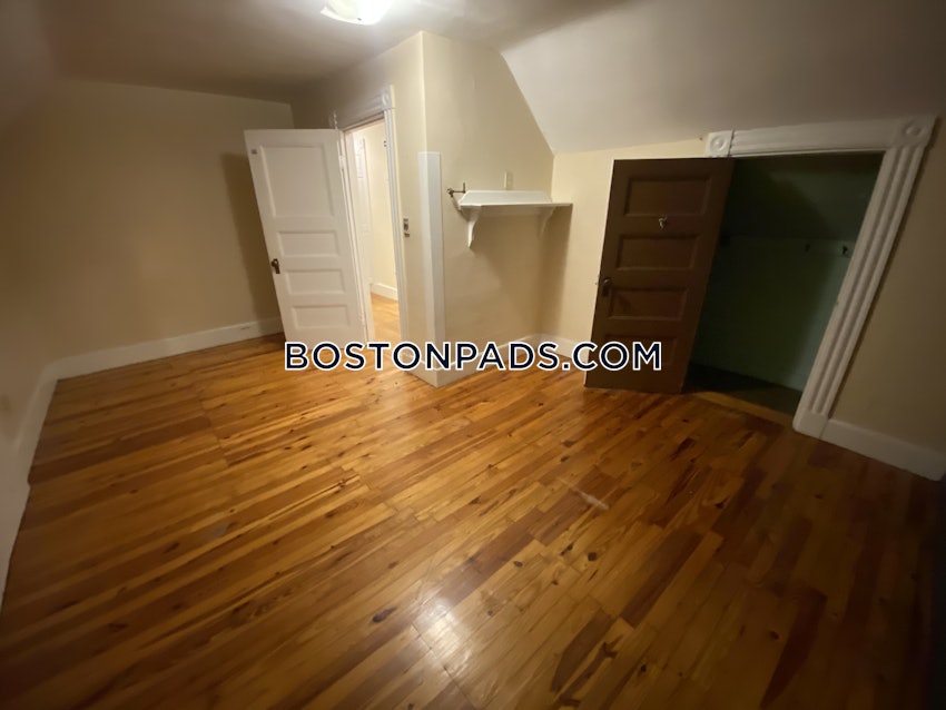 MEDFORD - TUFTS - 4 Beds, 2 Baths - Image 32