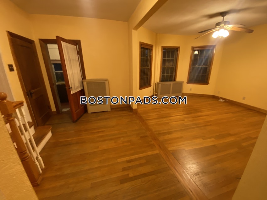 MEDFORD - TUFTS - 4 Beds, 2 Baths - Image 8