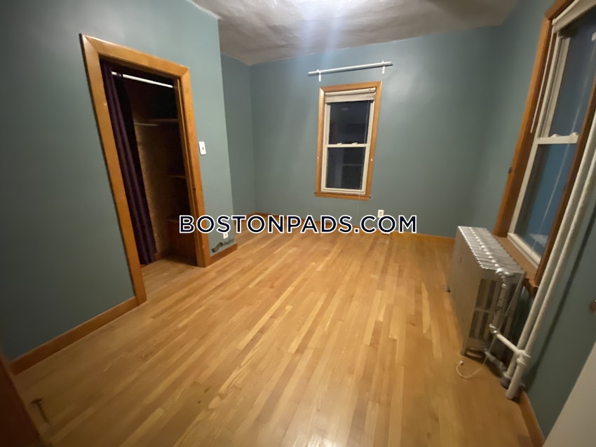 MEDFORD - TUFTS - 4 Beds, 2 Baths - Image 30