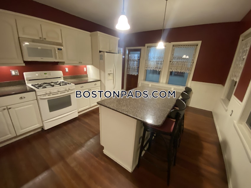 MEDFORD - TUFTS - 4 Beds, 2 Baths - Image 29