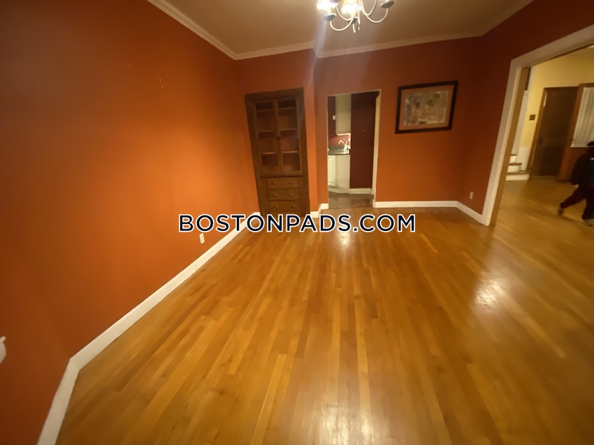 MEDFORD - TUFTS - 4 Beds, 2 Baths - Image 28