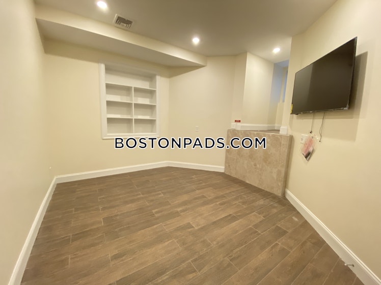 Beacon St, Brookline