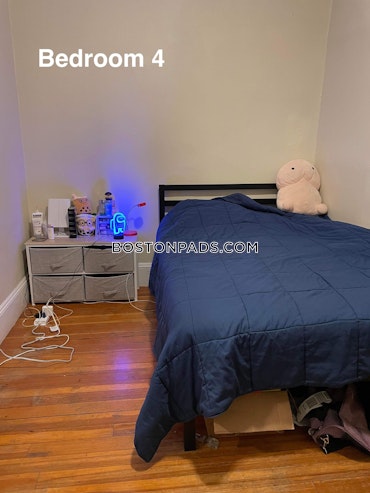 Boston - 4 Beds, 2 Baths