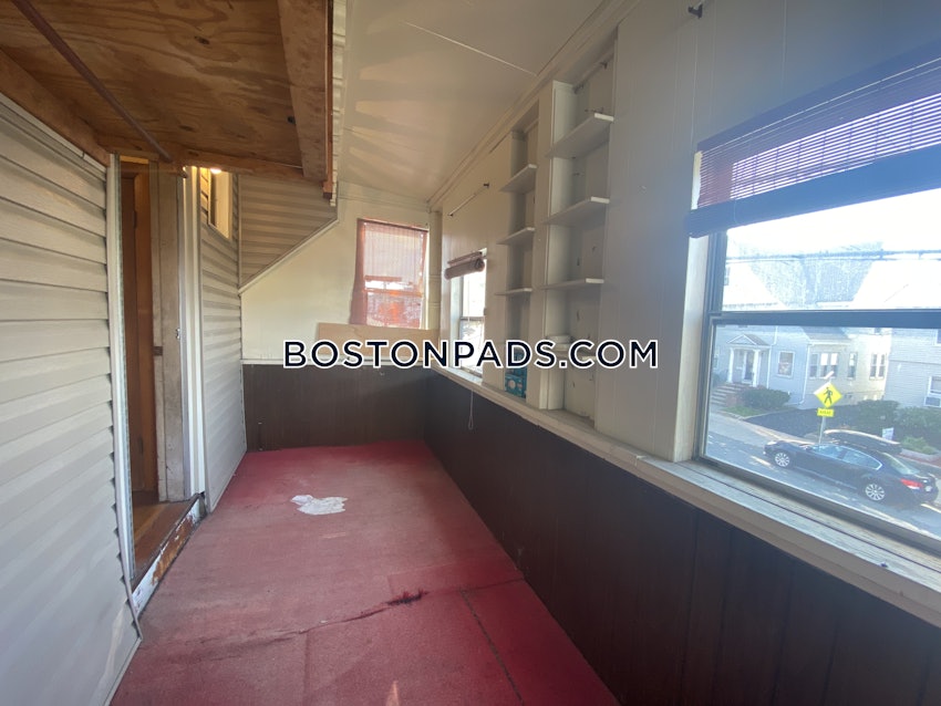 MEDFORD - TUFTS - 4 Beds, 2 Baths - Image 23