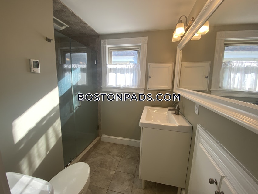 MEDFORD - TUFTS - 4 Beds, 2 Baths - Image 20