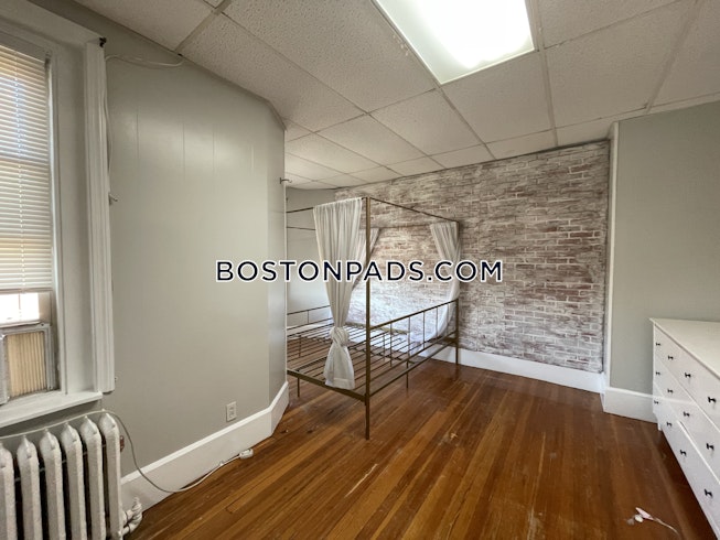Boston - $3,200+ /mo