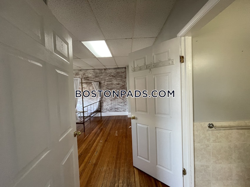 BOSTON - FENWAY/KENMORE - 1 Bed, 1 Bath - Image 16