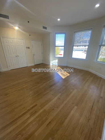 Boston - 3 Beds, 2 Baths