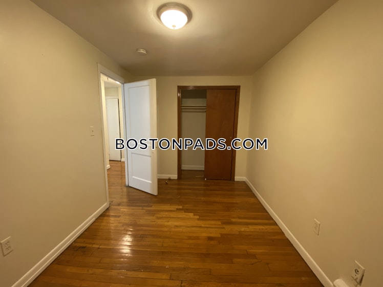 Queensberry St., Boston