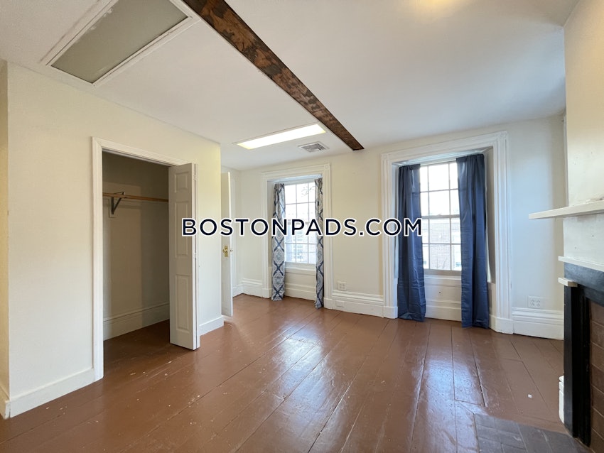 MEDFORD - MEDFORD SQUARE - 5 Beds, 2 Baths - Image 41