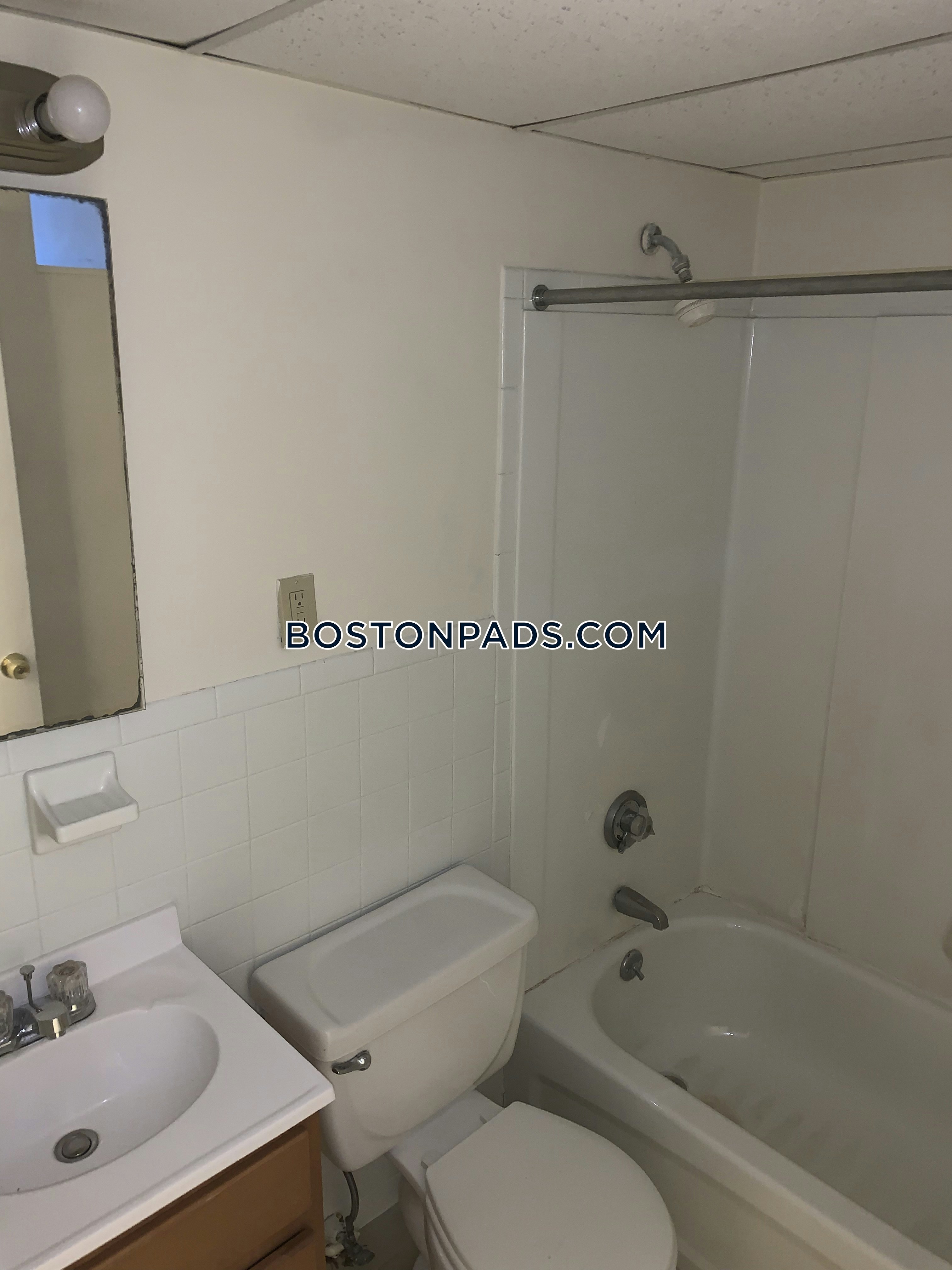 Boston - 2 Beds, 1 Baths