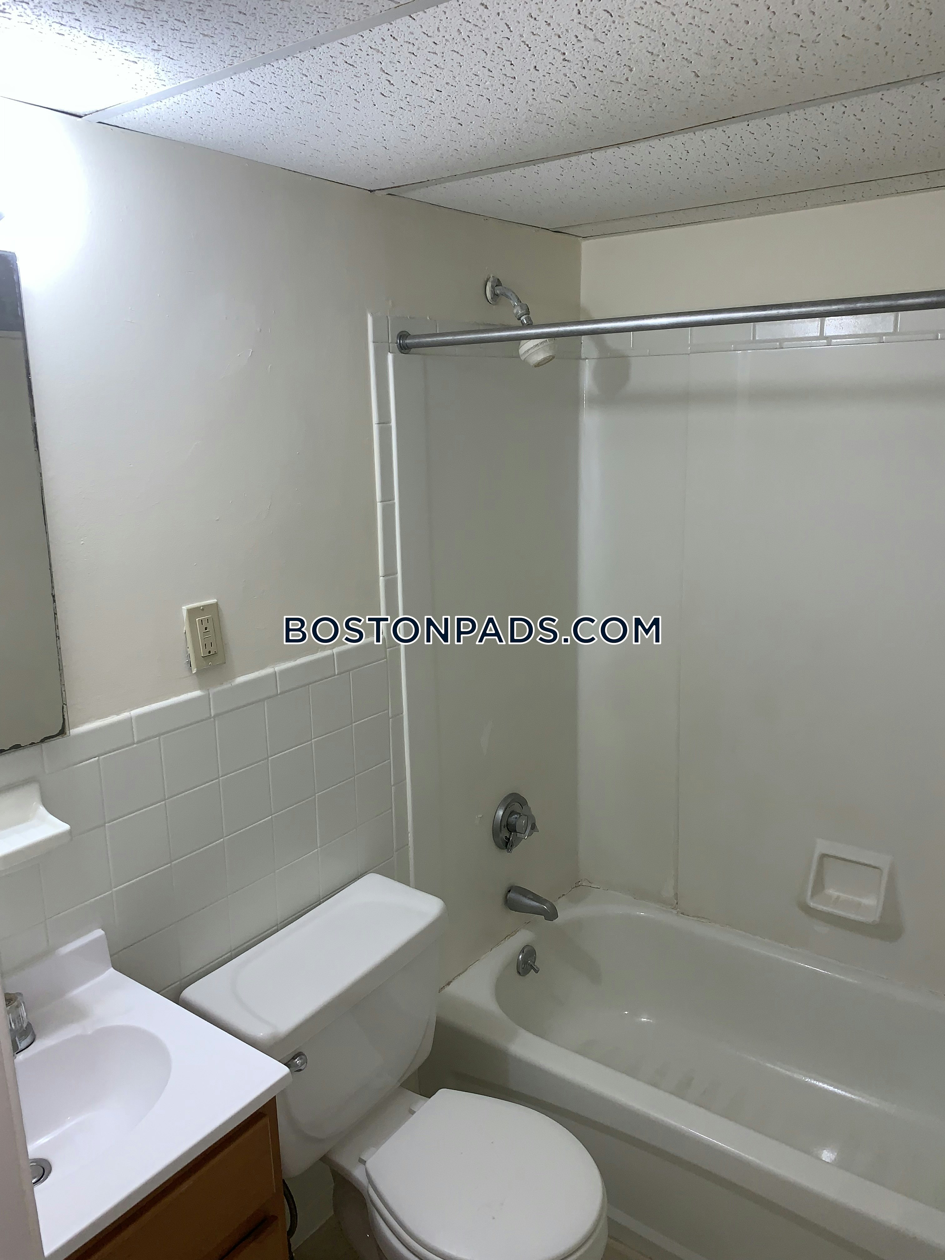 Boston - 2 Beds, 1 Baths