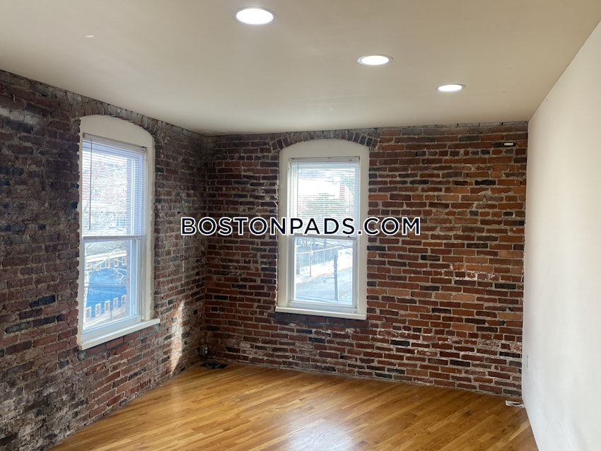 BOSTON - MISSION HILL - 2 Beds, 1.5 Baths - Image 28