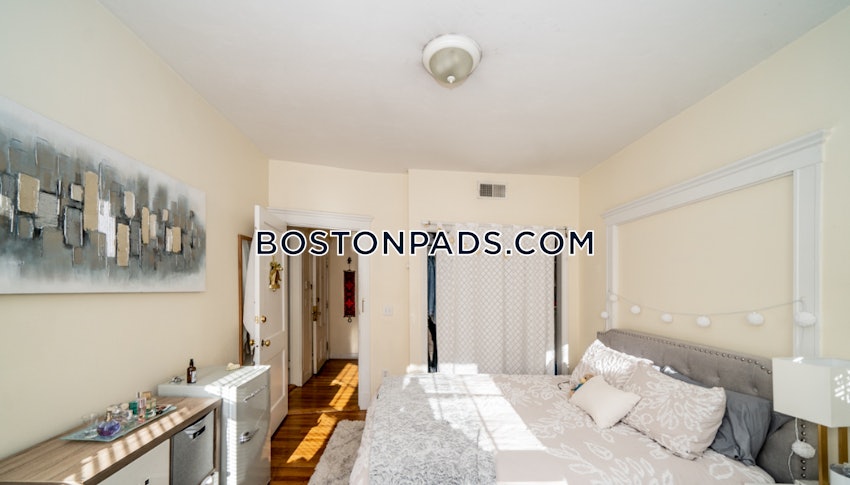 BROOKLINE- BOSTON UNIVERSITY - 5 Beds, 2 Baths - Image 6