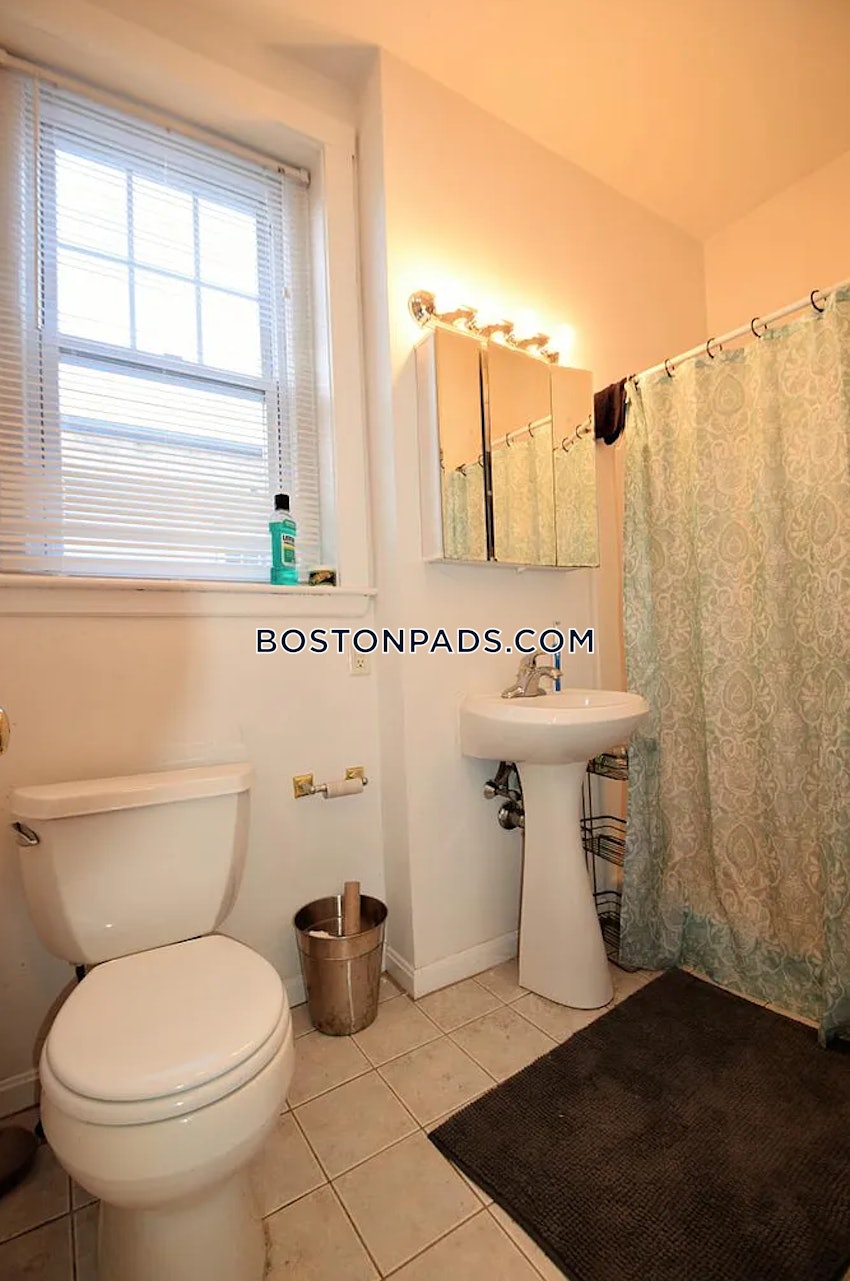 BROOKLINE- BOSTON UNIVERSITY - 5 Beds, 2 Baths - Image 20