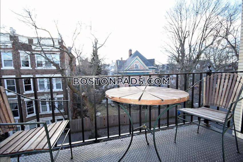 BROOKLINE- BOSTON UNIVERSITY - 5 Beds, 2 Baths - Image 12