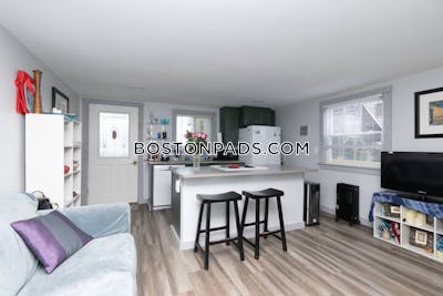 Revere Renovated 1 bed 1 bath available NOW on Revere Beach Blvd! - $3,000