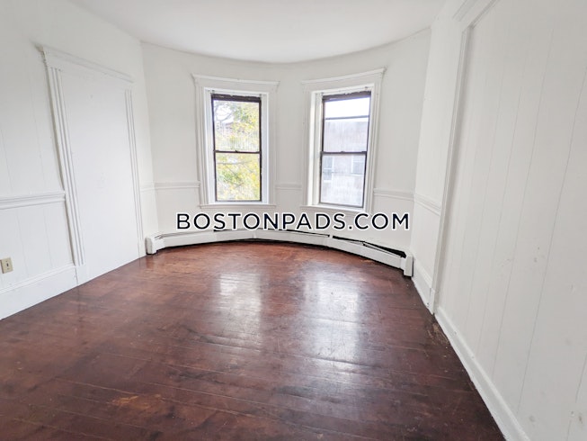 Boston - $4,000+ /mo