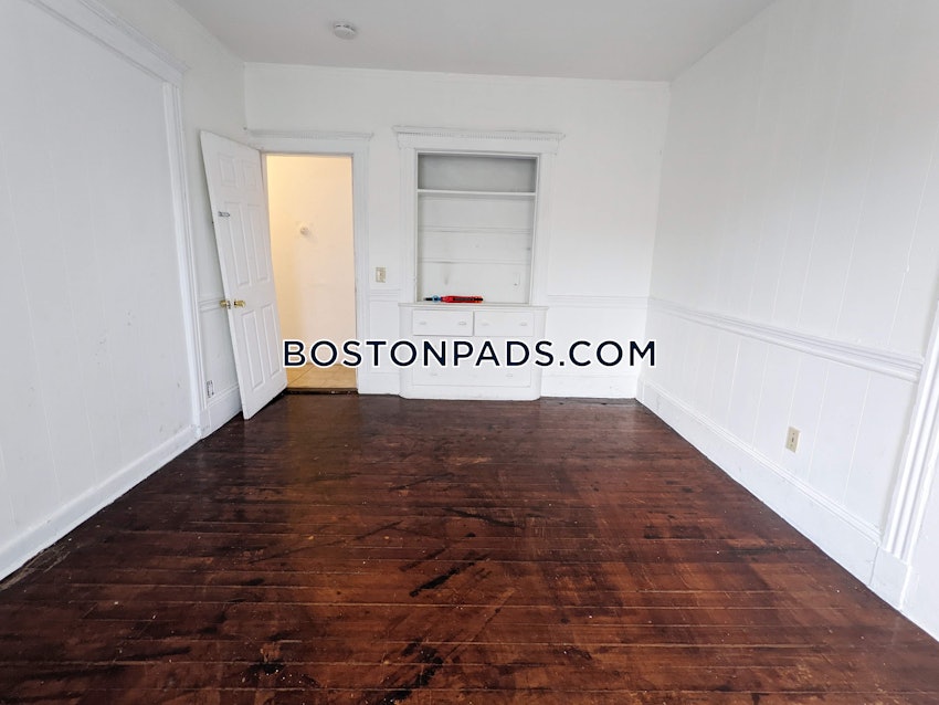 BOSTON - LOWER ALLSTON - 4 Beds, 1 Bath - Image 7