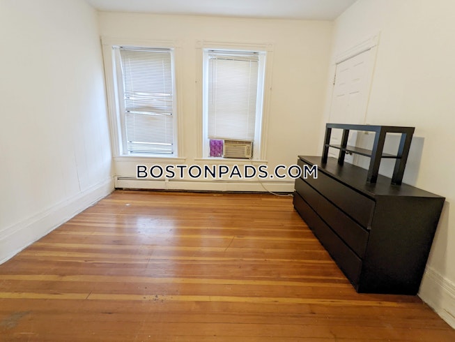 Boston - $4,000+ /mo