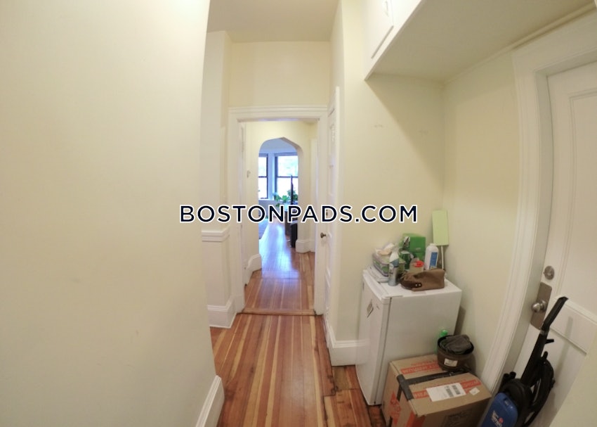 BROOKLINE- COOLIDGE CORNER - 1 Bed, 1 Bath - Image 8