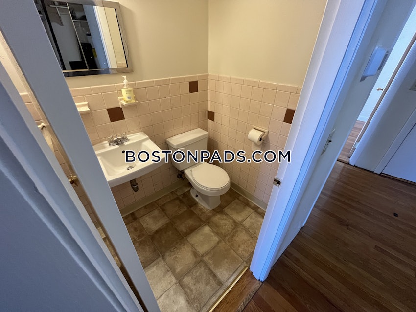 BOSTON - ALLSTON - 3 Beds, 1.5 Baths - Image 13