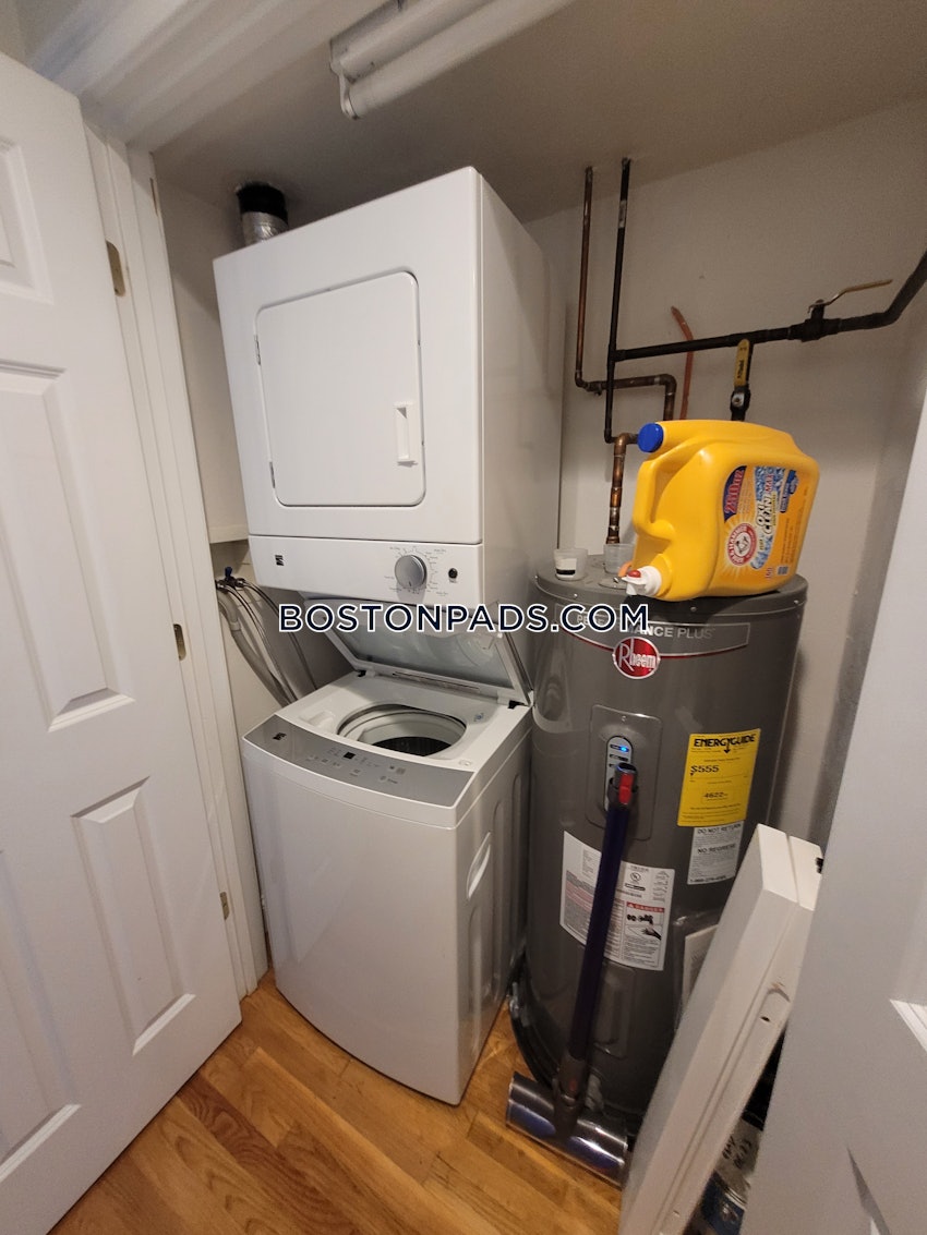 BOSTON - ROSLINDALE - 1 Bed, 1 Bath - Image 2