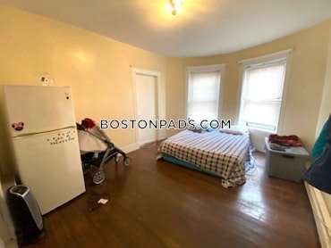 Boston - 4 Beds, 1 Baths