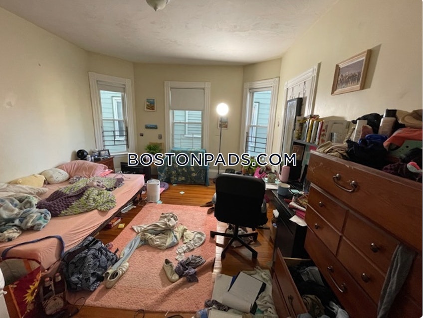 BOSTON - MISSION HILL - 5 Beds, 2 Baths - Image 10