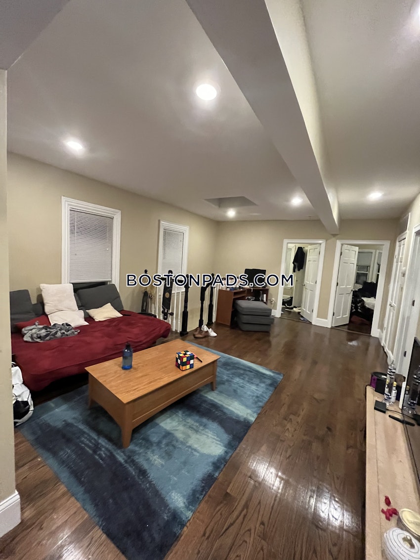 BOSTON - MISSION HILL - 3 Beds, 1 Bath - Image 20