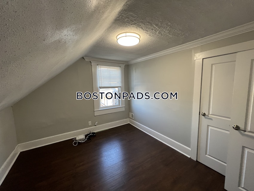 WALTHAM - 4 Beds, 2 Baths - Image 42