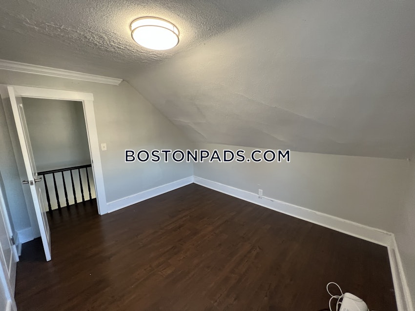 WALTHAM - 4 Beds, 2 Baths - Image 41