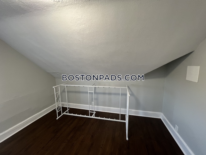 WALTHAM - 4 Beds, 2 Baths - Image 40