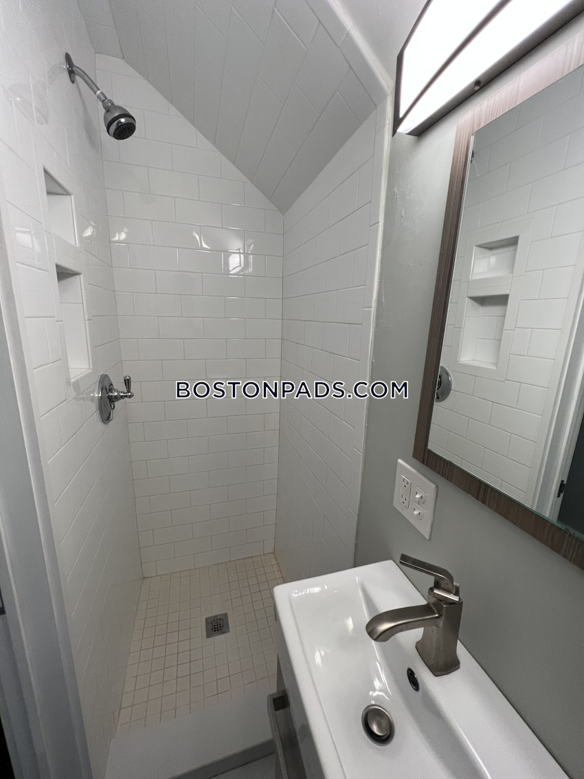 WALTHAM - 4 Beds, 2 Baths - Image 38