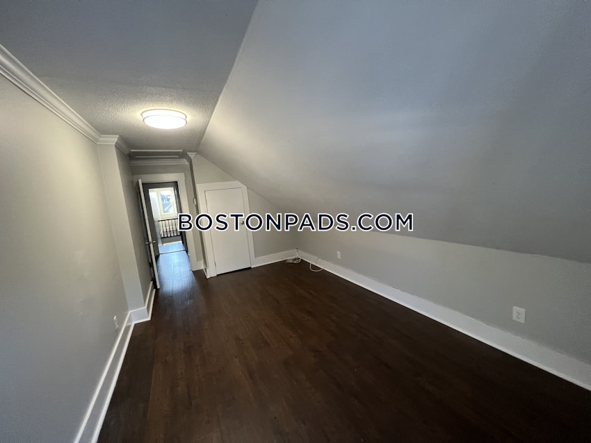 WALTHAM - 4 Beds, 2 Baths - Image 33