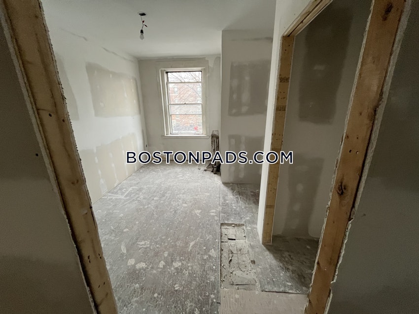 BOSTON - DORCHESTER - FOUR CORNERS - 4 Beds, 1 Bath - Image 27