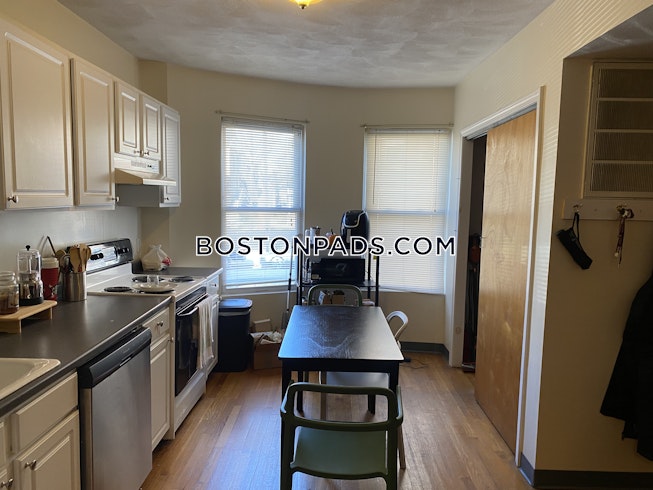 Boston - $3,300+ /mo