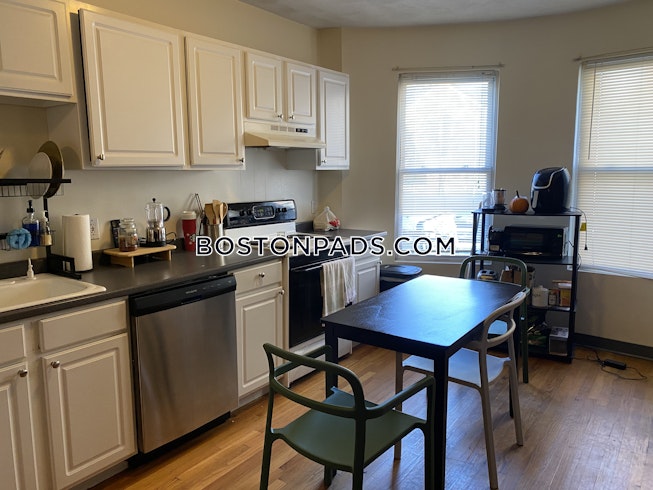 Boston - $3,300+ /mo