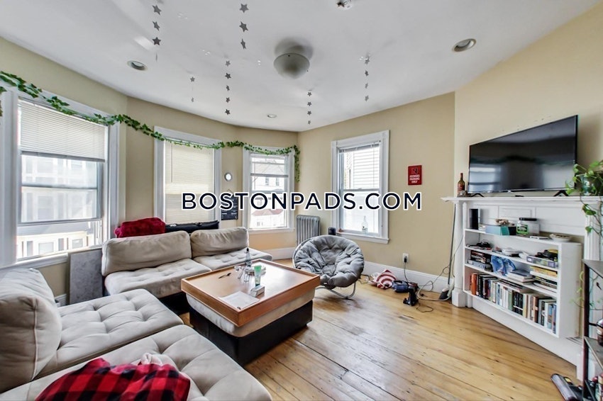 BOSTON - MISSION HILL - 5 Beds, 2 Baths - Image 6