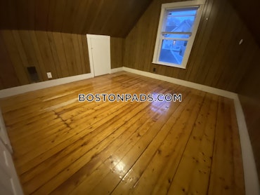 Boston - 5 Beds, 2 Baths