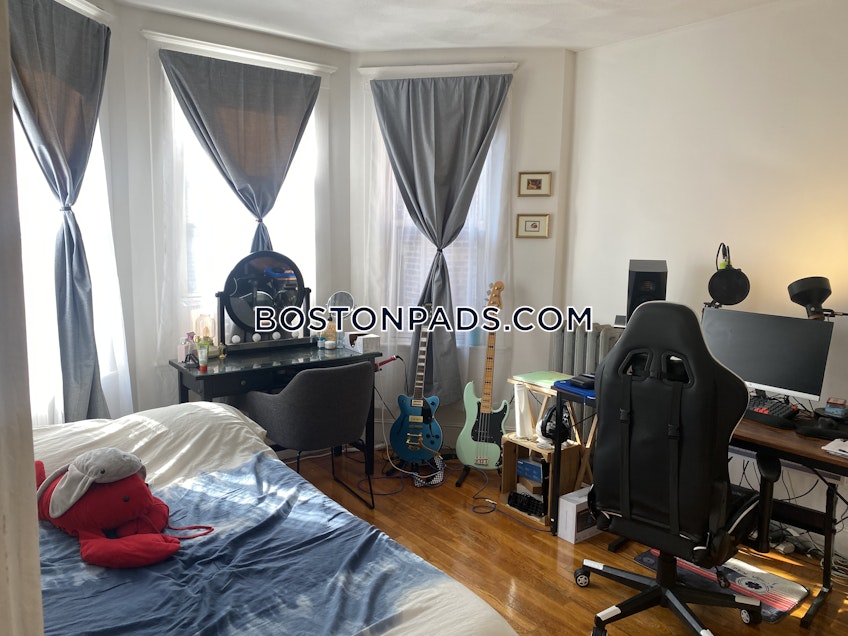 Boston - $2,200+ /month